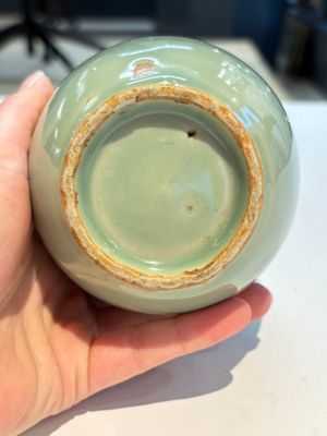 A Chinese Longquan celadon jar and a small Ge-type 'Hu' vase, Song and later — photo 9