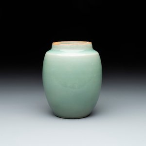 A Chinese Longquan celadon jar, Song — photo 1