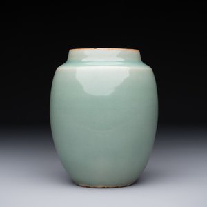 A Chinese Longquan celadon jar, Song — photo 4