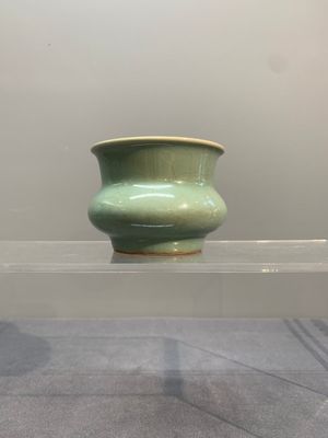 A Chinese Longquan celadon jardinière, zhadou, Song — photo 3