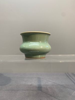 A Chinese Longquan celadon jardinière, zhadou, Song — photo 4