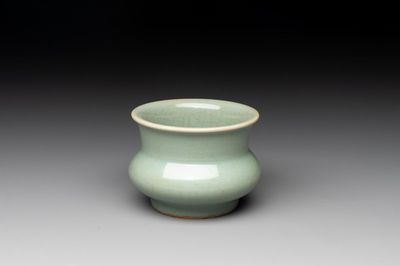 A Chinese Longquan celadon jardinière, zhadou, Song