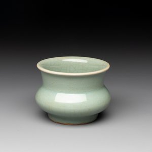 A Chinese Longquan celadon jardinière, zhadou, Song — photo 1
