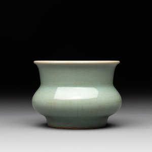 A Chinese Longquan celadon jardinière, zhadou, Song — photo 2