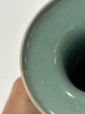 A Chinese Longquan celadon 'kinuta' vase, Song/Yuan — photo 7