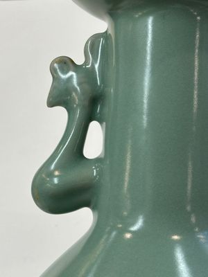 A Chinese Longquan celadon 'kinuta' vase, Song/Yuan — photo 9