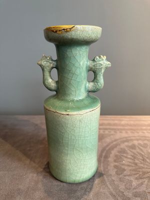 A Chinese Longquan celadon 'kinuta' vase, Yuan/Ming — photo 3