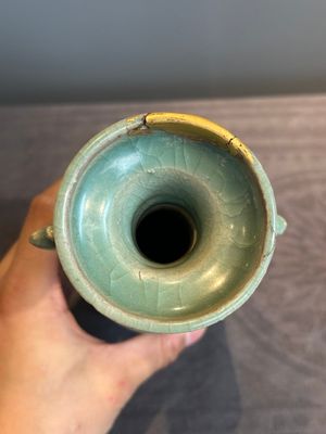 A Chinese Longquan celadon 'kinuta' vase, Yuan/Ming — photo 5