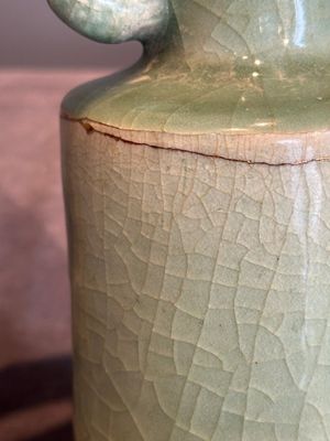 A Chinese Longquan celadon 'kinuta' vase, Yuan/Ming — photo 8
