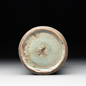 A Chinese Longquan celadon 'kinuta' vase, Yuan/Ming — photo 6