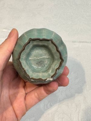 A Chinese Longquan celadon lobed vase, Southern Song — 照片 11