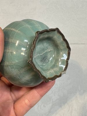 A Chinese Longquan celadon lobed vase, Southern Song — 照片 12