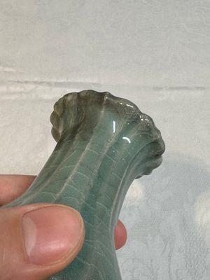 A Chinese Longquan celadon lobed vase, Southern Song — 照片 7