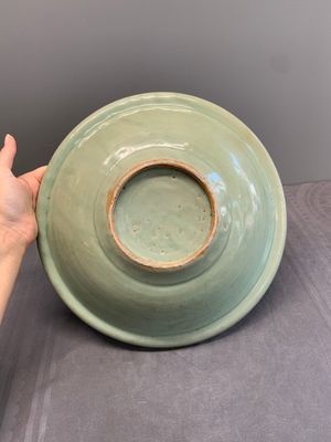A Chinese Longquan celadon 'lotus' dish, Ming — photo 3