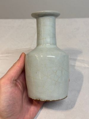 A Chinese Longquan celadon mallet-shaped vase, probably Southern Song — 照片 3