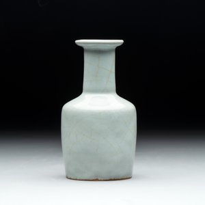 A Chinese Longquan celadon mallet-shaped vase, probably Southern Song — 照片 2