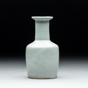 A Chinese Longquan celadon mallet-shaped vase, probably Southern Song — 照片 3