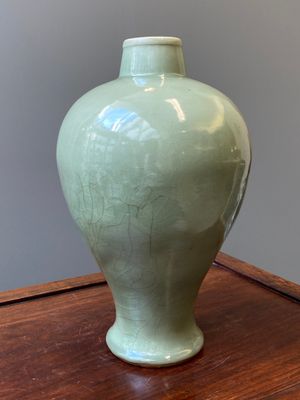 A Chinese Longquan celadon 'meiping' vase, Ming — 照片 5