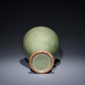 A Chinese Longquan celadon 'meiping' vase, Ming — 照片 6