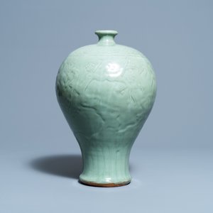 A Chinese Longquan celadon 'meiping' vase with 'Three friends of winter' design, Ming — photo 2
