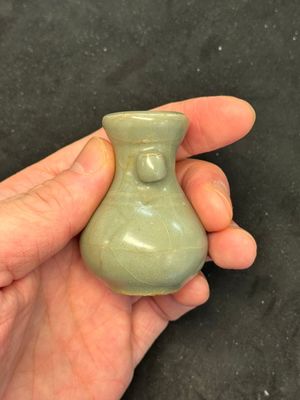 A Chinese Longquan celadon miniature 'Touhu' vase, Yuan/Ming — photo 3