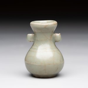 A Chinese Longquan celadon miniature 'Touhu' vase, Yuan/Ming — photo 3