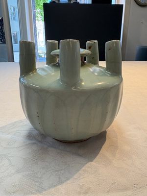 A Chinese Longquan celadon quintuple-tube vase, Yuan — photo 3