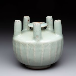 A Chinese Longquan celadon quintuple-tube vase, Yuan — photo 3