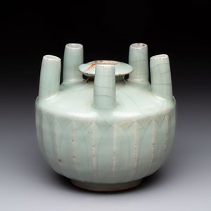 A Chinese Longquan celadon quintuple-tube vase, Yuan — photo 6