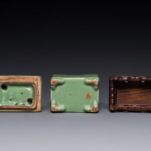 A Chinese Longquan celadon rectangular censer and cover on wooden stand, Ming — photo 5