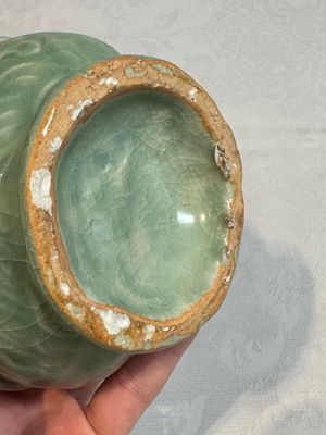A Chinese Longquan celadon 'shou' vase with handles, Ming — photo 14