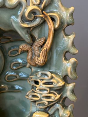 A Chinese Longquan celadon shrine of Guanyin, Ming or later — 照片 6