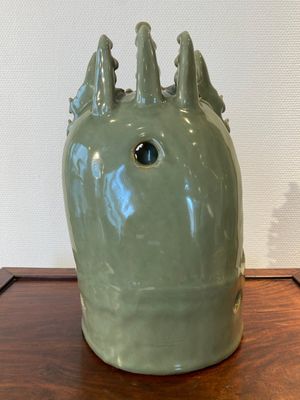 A Chinese Longquan celadon shrine of Guanyin, probably Ming — photo 8