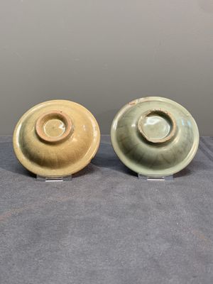 A Chinese Longquan celadon stem cup and two saucers, Ming — photo 2