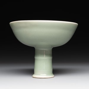 A Chinese Longquan celadon stem cup and two saucers, Ming — photo 2