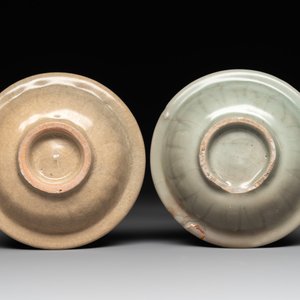 A Chinese Longquan celadon stem cup and two saucers, Ming — photo 6