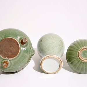 A Chinese Longquan celadon tripod censer, an underglaze-decorated vase and a bowl, Ming and later — 照片 7