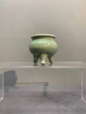 A Chinese Longquan celadon tripod censer, Song — photo 1