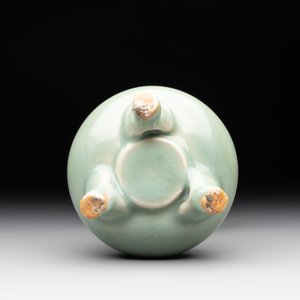A Chinese Longquan celadon tripod censer, Song — photo 6