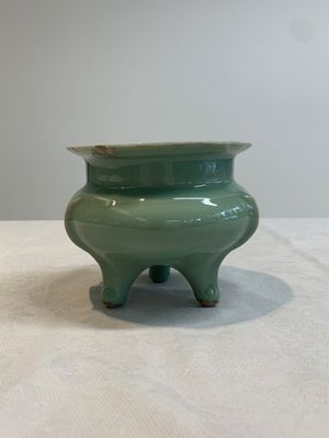 A Chinese Longquan celadon tripod censer, Southern Song — 照片 2