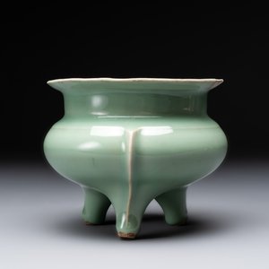 A Chinese Longquan celadon tripod censer, Southern Song — 照片 2