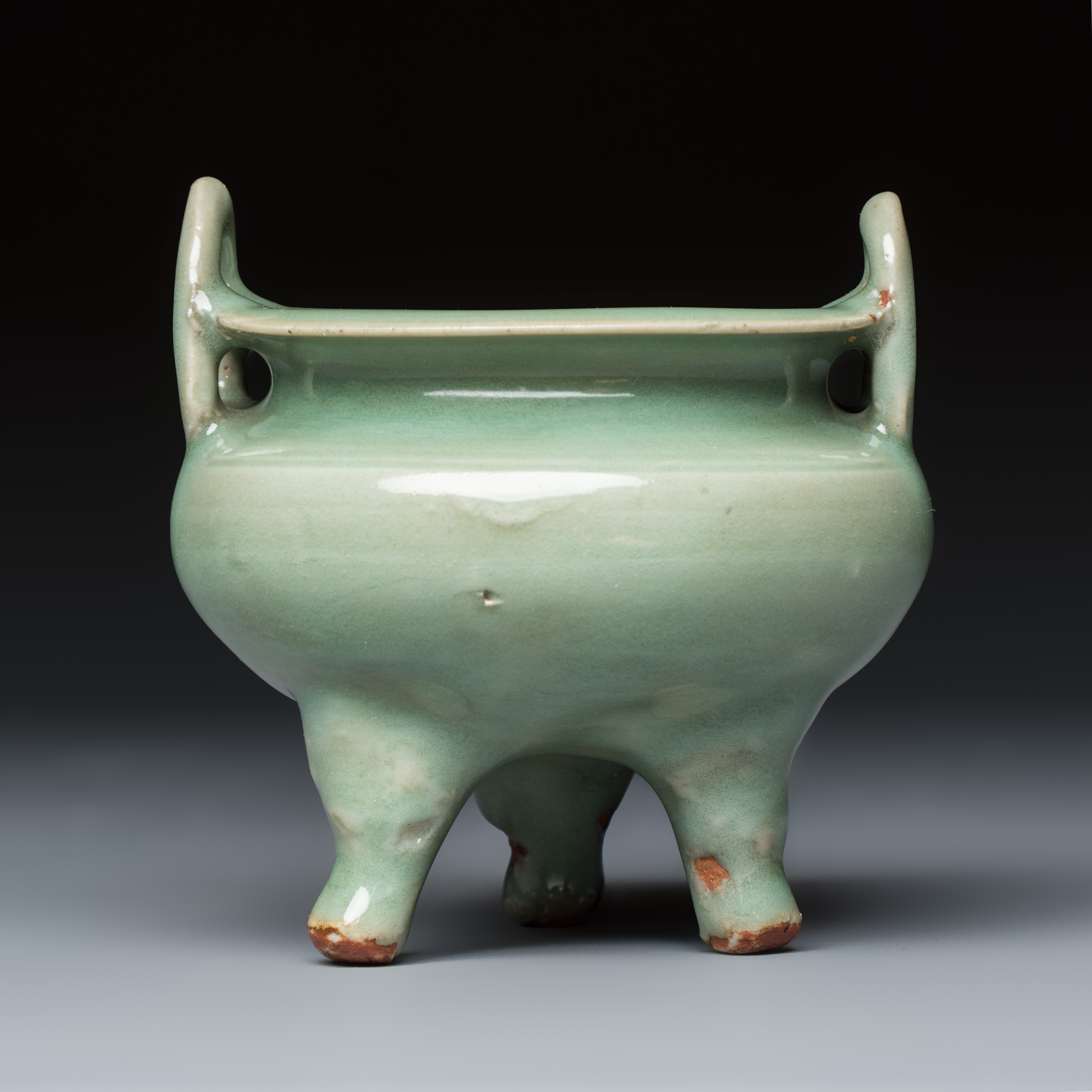 A Chinese Longquan celadon tripod censer with handles — photo 2