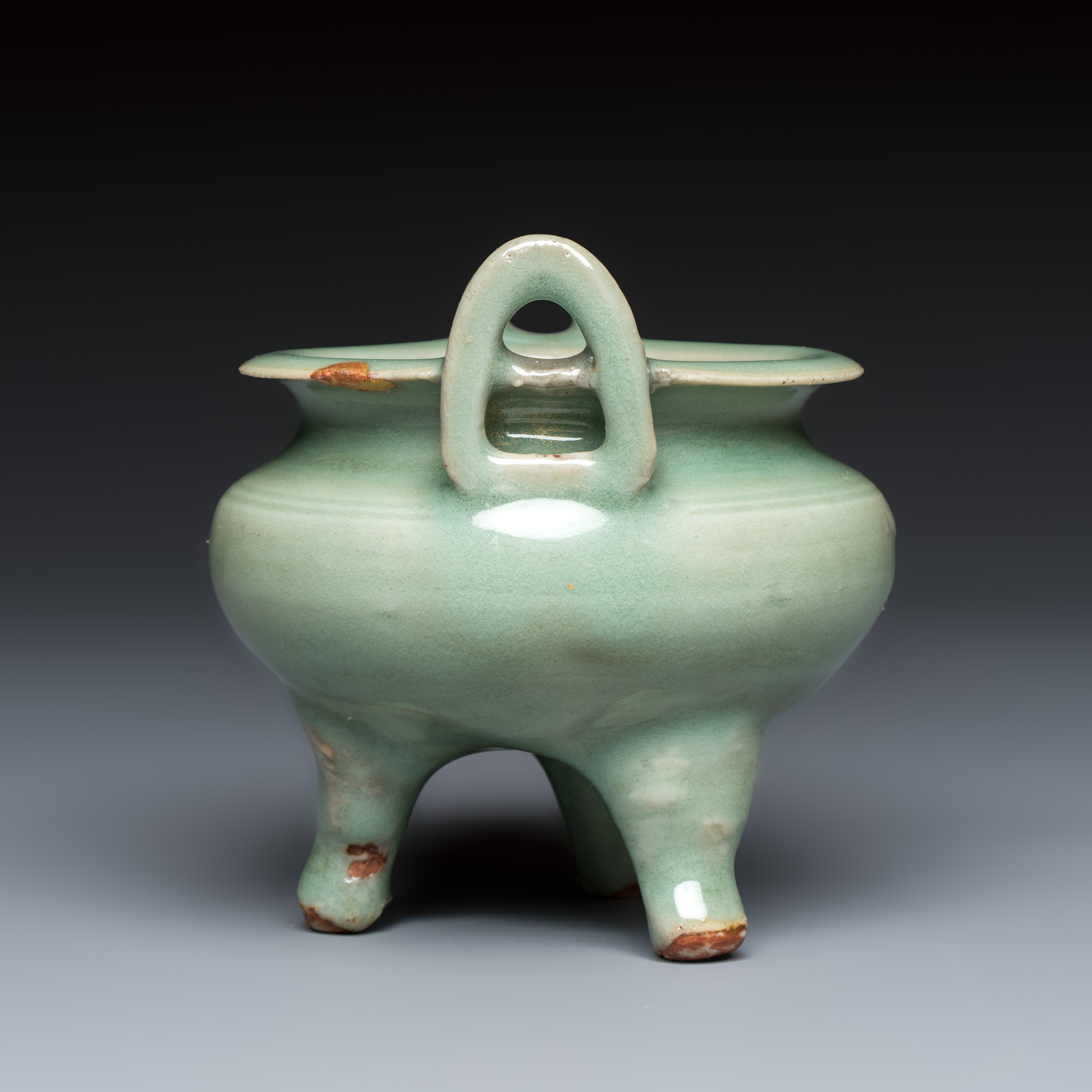 A Chinese Longquan celadon tripod censer with handles — photo 3
