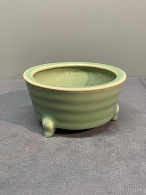 A Chinese Longquan celadon tripod 'trigrams' censer, Song — photo 2