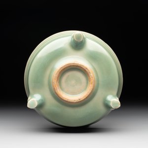 A Chinese Longquan celadon tripod 'trigrams' censer, Song — photo 6