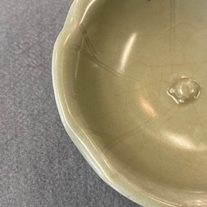 A Chinese Longquan celadon 'turtle in lotus flower' bowl, Song/Yuan — 照片 17