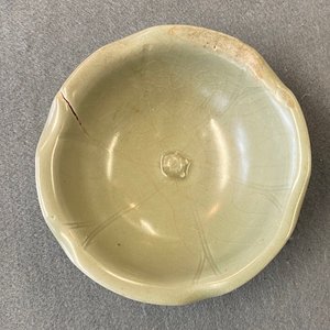 A Chinese Longquan celadon 'turtle in lotus flower' bowl, Song/Yuan — 照片 8