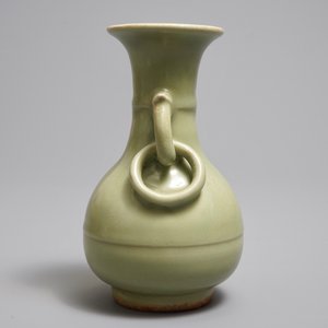 A Chinese Longquan celadon vase, Ming — photo 2
