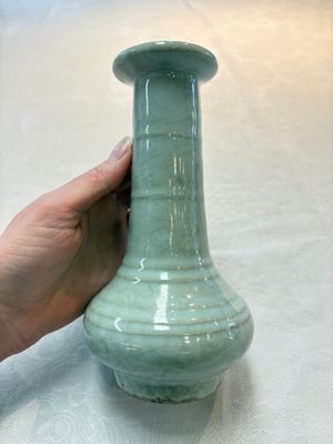A Chinese Longquan celadon vase, possibly Yuan/Ming — photo 3