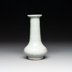 A Chinese Longquan celadon vase, possibly Yuan/Ming — photo 1